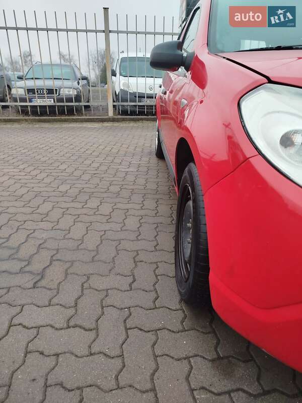 Хетчбек Dacia Sandero 2009 в Сарнах фото 9 Хетчбек Dacia Sandero 2009 в Сарнах