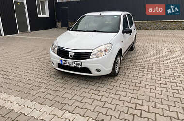 Хэтчбек Dacia Sandero 2010 в Тернополе