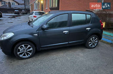 Хетчбек Dacia Sandero 2008 в Києві