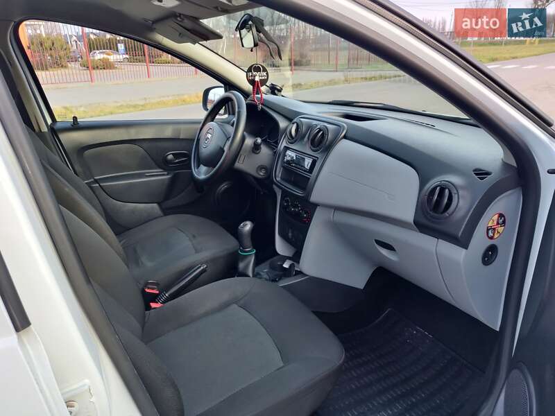 Хэтчбек Dacia Sandero 2013 в Луцке