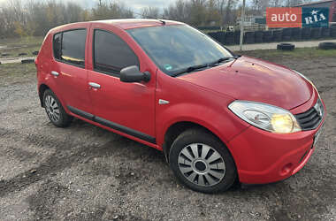 Хетчбек Dacia Sandero 2009 в Полтаві