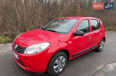 Хетчбек Dacia Sandero 2009 в Вінниці