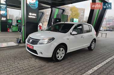 Хетчбек Dacia Sandero 2009 в Луцьку