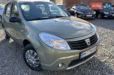 Хэтчбек Dacia Sandero 2008 в Смеле