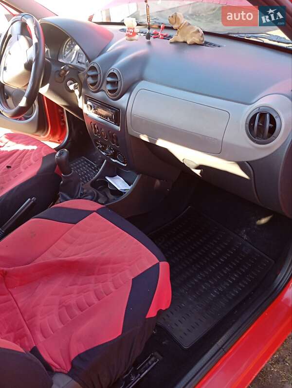 Хэтчбек Dacia Sandero 2009 в Львове