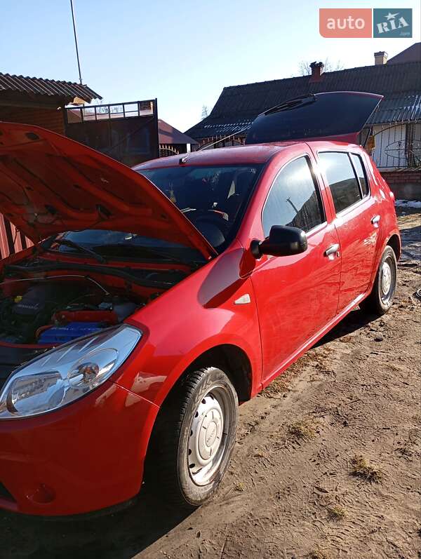 Хэтчбек Dacia Sandero 2009 в Львове