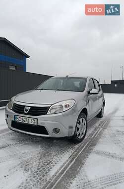 Хетчбек Dacia Sandero 2011 в Львові