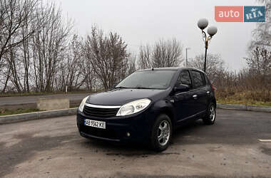 Хэтчбек Dacia Sandero 2010 в Виннице