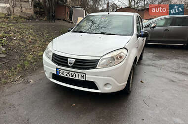 Хетчбек Dacia Sandero 2009 в Рівному