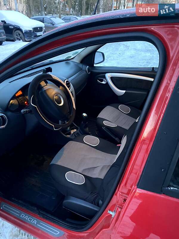 Хэтчбек Dacia Sandero 2009 в Тернополе