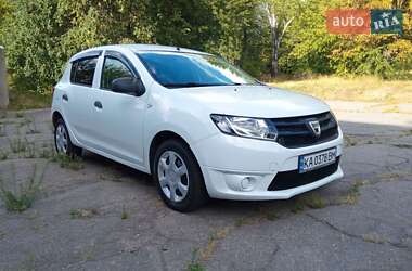 Хэтчбек Dacia Sandero 2015 в Запорожье