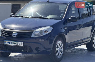 Хетчбек Dacia Sandero 2009 в Золочеві