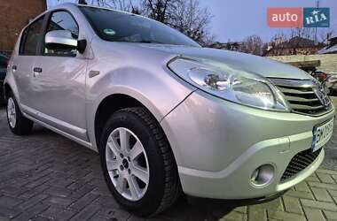 Хэтчбек Dacia Sandero 2009 в Сумах