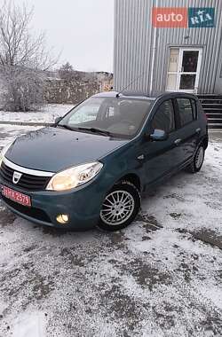Хетчбек Dacia Sandero 2009 в Сумах