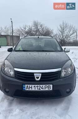 Хетчбек Dacia Sandero 2010 в Кам'янському