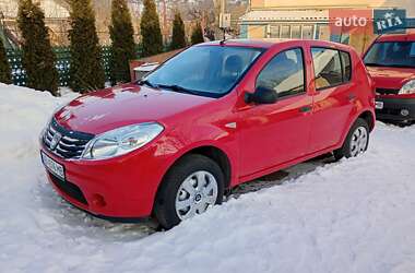 Хэтчбек Dacia Sandero 2009 в Калиновке