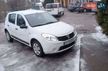 Хэтчбек Dacia Sandero 2010 в Черновцах