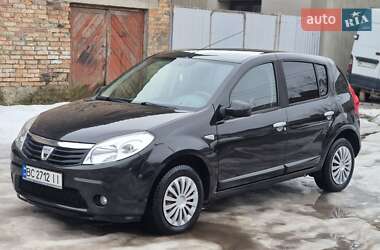 Хетчбек Dacia Sandero 2011 в Нововолинську