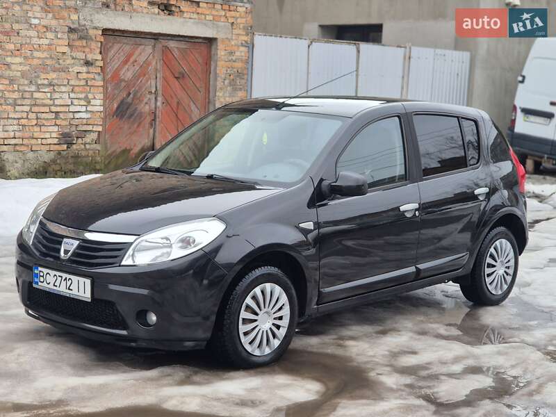 Dacia Sandero 2011