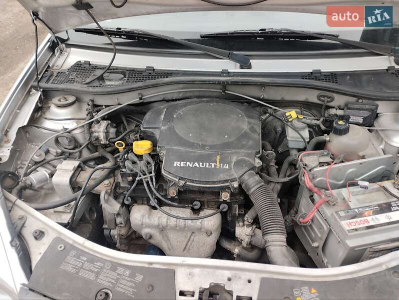 Хэтчбек Dacia Sandero 2008 в Ровно