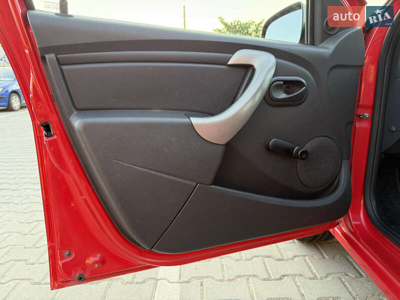 Хэтчбек Dacia Sandero 2009 в Виннице