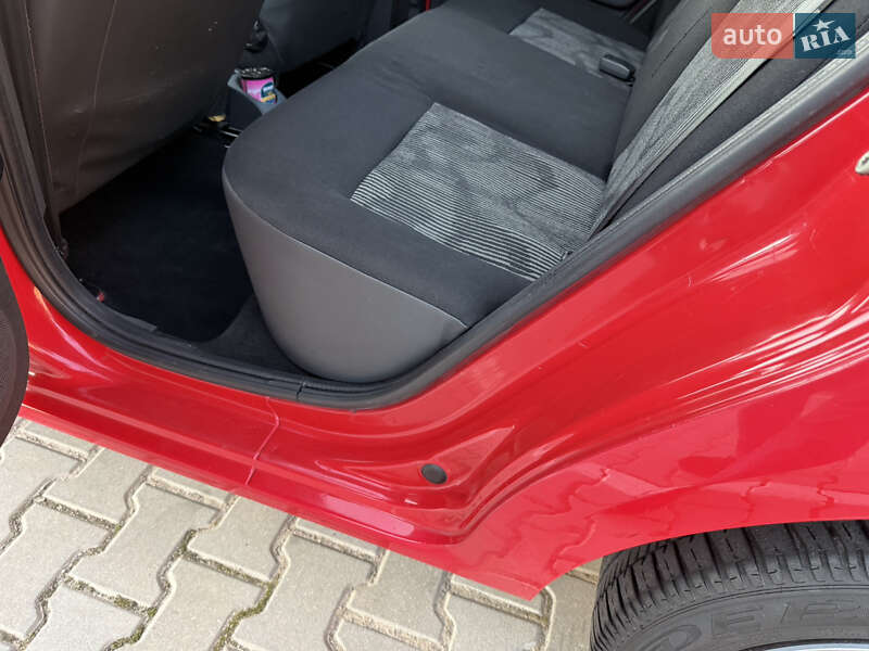 Хэтчбек Dacia Sandero 2009 в Виннице