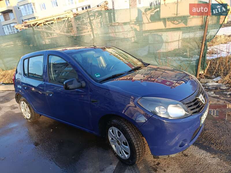 Хэтчбек Dacia Sandero 2009 в Староконстантинове
