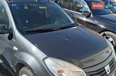 Хэтчбек Dacia Sandero 2010 в Львове