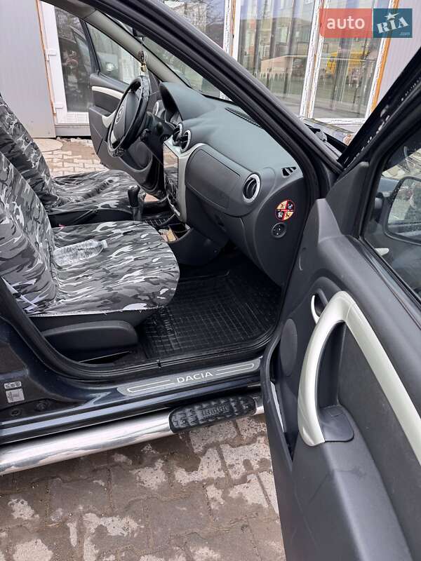 Хэтчбек Dacia Sandero 2012 в Герце