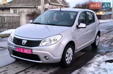 Хетчбек Dacia Sandero 2009 в Золотоноші