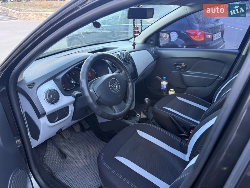 Хэтчбек Dacia Sandero 2014 в Киеве