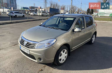 Хэтчбек Dacia Sandero 2011 в Киеве