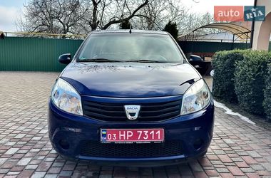 Хэтчбек Dacia Sandero 2009 в Хороле