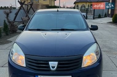 Хэтчбек Dacia Sandero 2009 в Черновцах