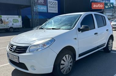 Хетчбек Dacia Sandero 2009 в Полтаві
