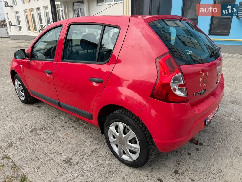 Хэтчбек Dacia Sandero 2010 в Киеве