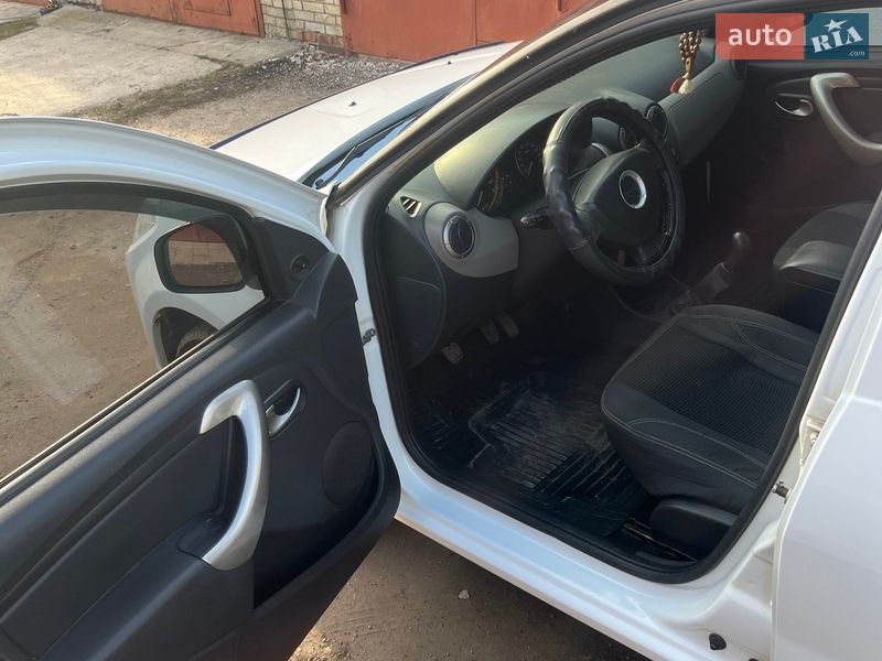 Хэтчбек Dacia Sandero 2009 в Сумах