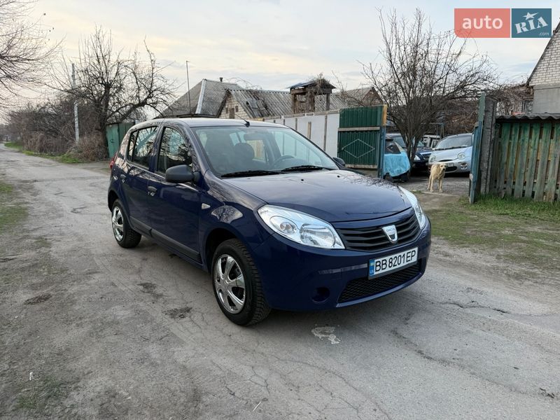 Хэтчбек Dacia Sandero 2009 в Кременчуге