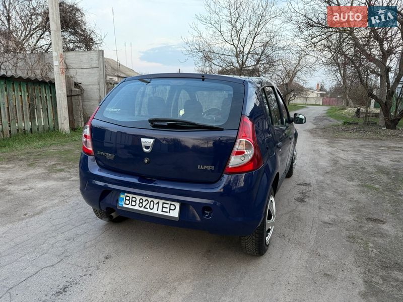 Хэтчбек Dacia Sandero 2009 в Кременчуге