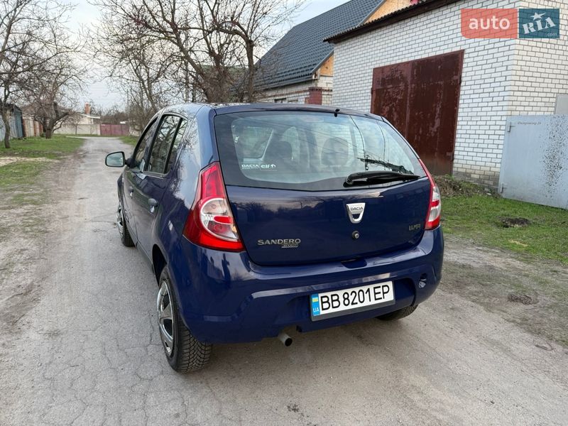 Хэтчбек Dacia Sandero 2009 в Кременчуге
