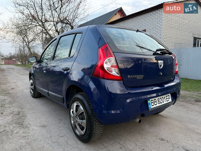 Хэтчбек Dacia Sandero 2009 в Кременчуге