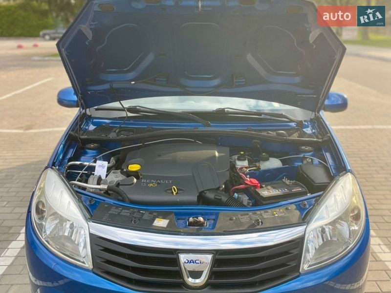 Хэтчбек Dacia Sandero 2010 в Луцке