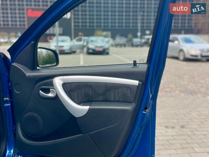 Хэтчбек Dacia Sandero 2010 в Луцке