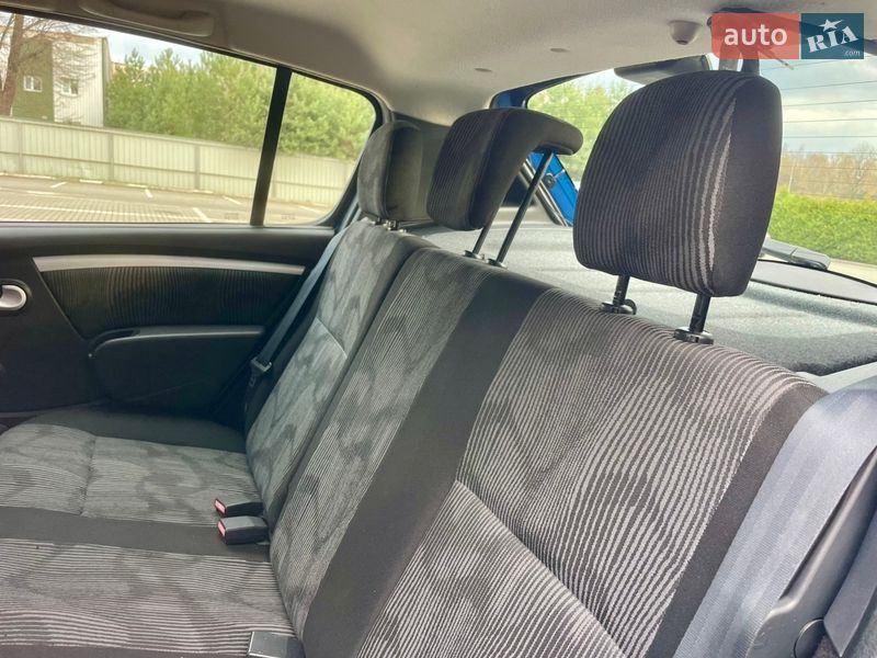 Хэтчбек Dacia Sandero 2010 в Луцке