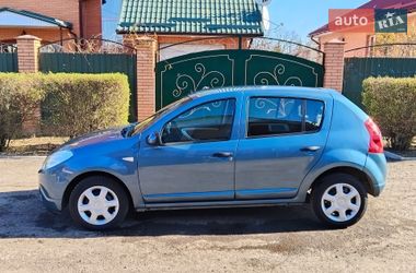 Хэтчбек Dacia Sandero 2009 в Чернигове