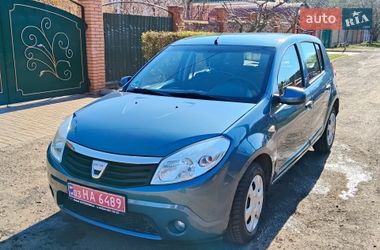 Хэтчбек Dacia Sandero 2009 в Чернигове