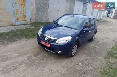 Хэтчбек Dacia Sandero 2009 в Конотопе