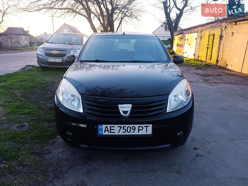 Хэтчбек Dacia Sandero 2009 в Каменском