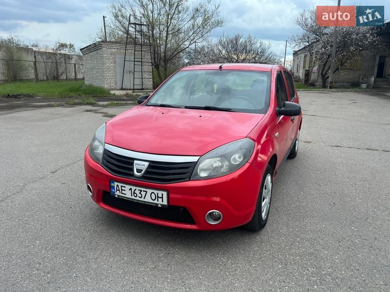Хэтчбек Dacia Sandero 2009 в Днепре