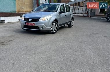 Хетчбек Dacia Sandero 2009 в Львові